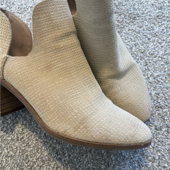 Lucky Brand Power Suede‎ Cutout Ankle Bootie Size 7 - Picture 13 of 14